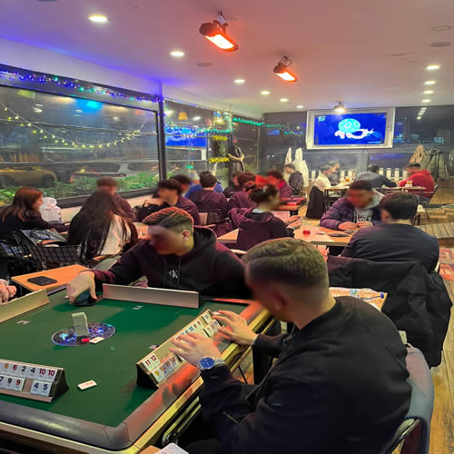 Gaziemirde Oyun Kafe